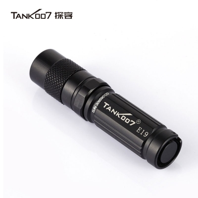 TANK007探客戶外迷你便攜超亮led小手電筒遠射王 防水AA電池E19